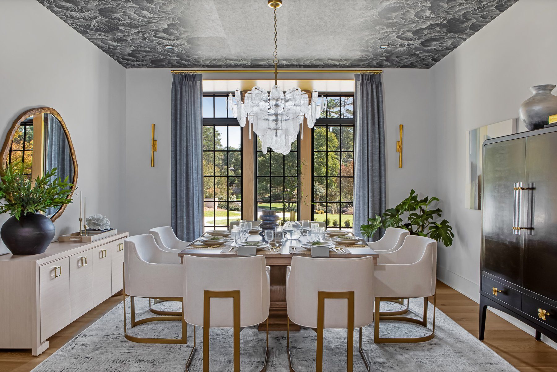 Custom Luxury, interior detail