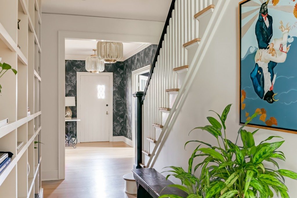 Organic Sophistication, interior detail